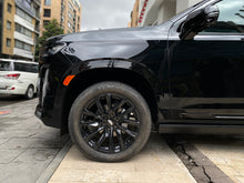 Cargar imagen en el visor de la galería, Cadillac Escalade 600D Modelo 2024
