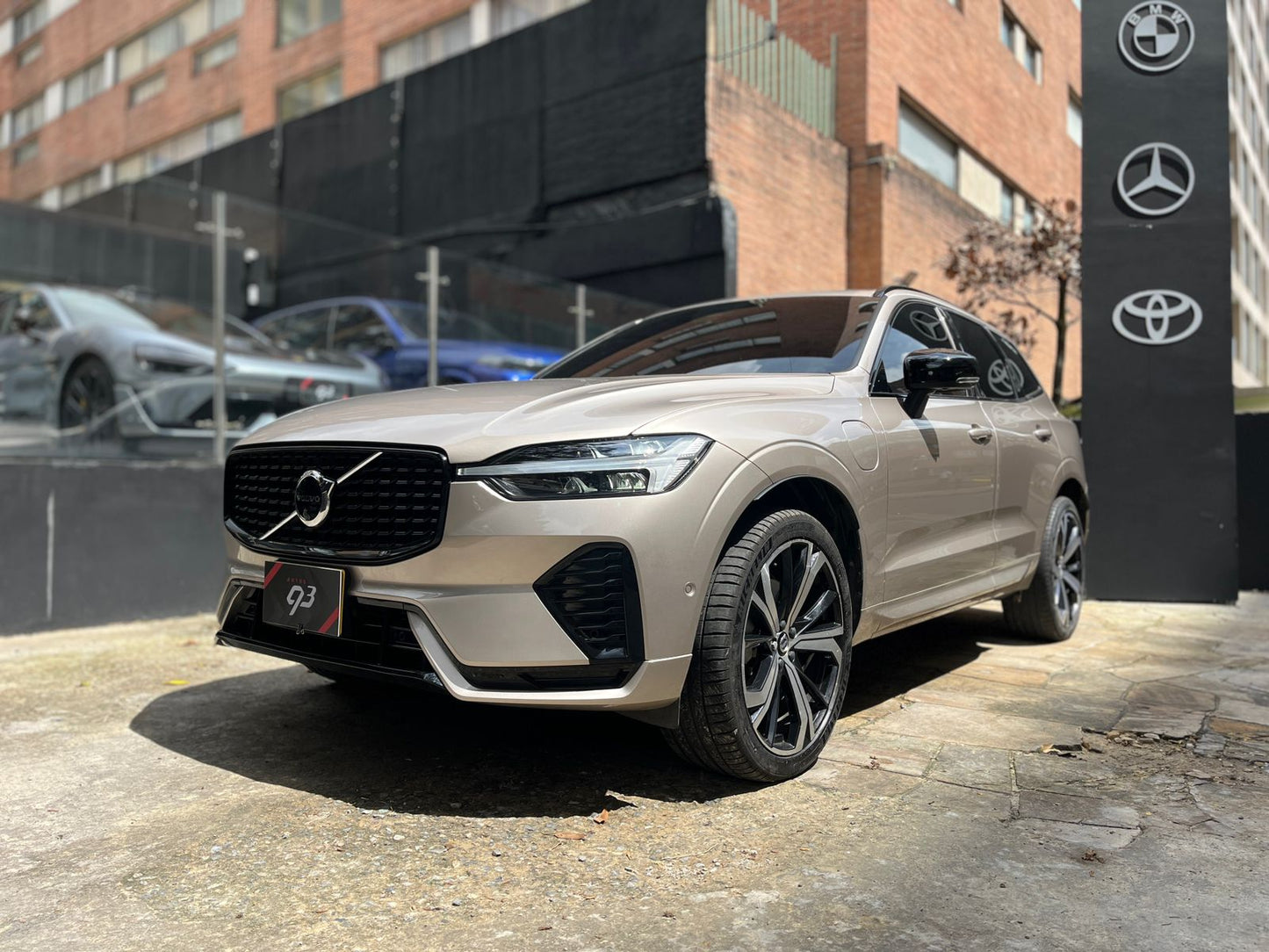 Volvo XC60 T8 Recharge Modelo 2023 - Autos 93