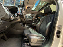 Cargar imagen en el visor de la galería, BMW 218I Active Tourer Modelo 2021
