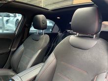 Cargar imagen en el visor de la galería, Mercedes-Benz A200 Sedan Modelo 2022

