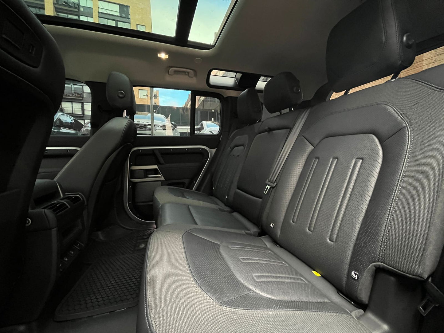 Land Rover Defender First Edition 3.0 MHEV Modelo 2021