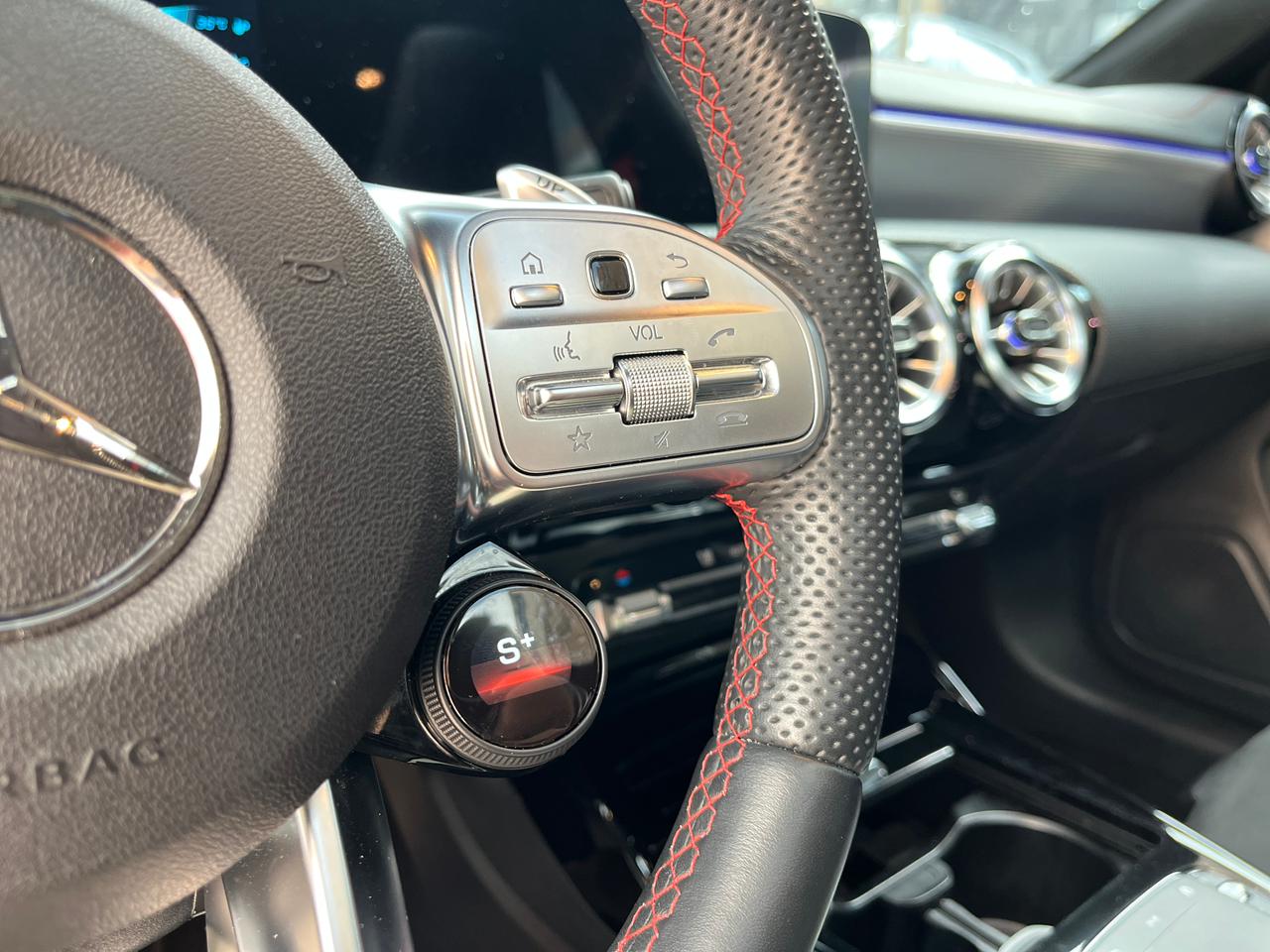 Mercedes Benz CLA35 AMG 4MATIC Modelo 2022