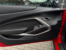 Cargar imagen en el visor de la galería, Chevrolet Camaro RS Modelo 2020
