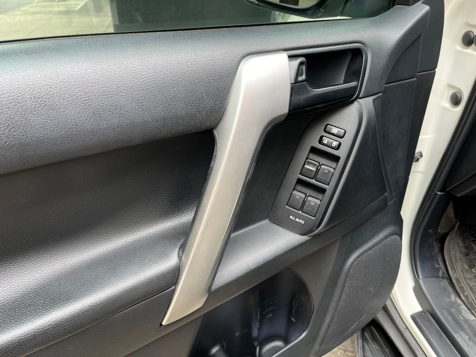 Toyota Prado TX 4.0 Gasolina Modelo 2014 - Autos 93