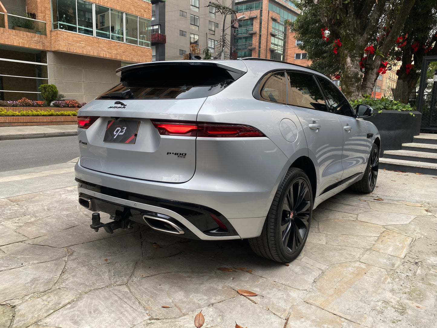 Jaguar F Pace P400 Hibrida Modelo 2022 - Autos 93