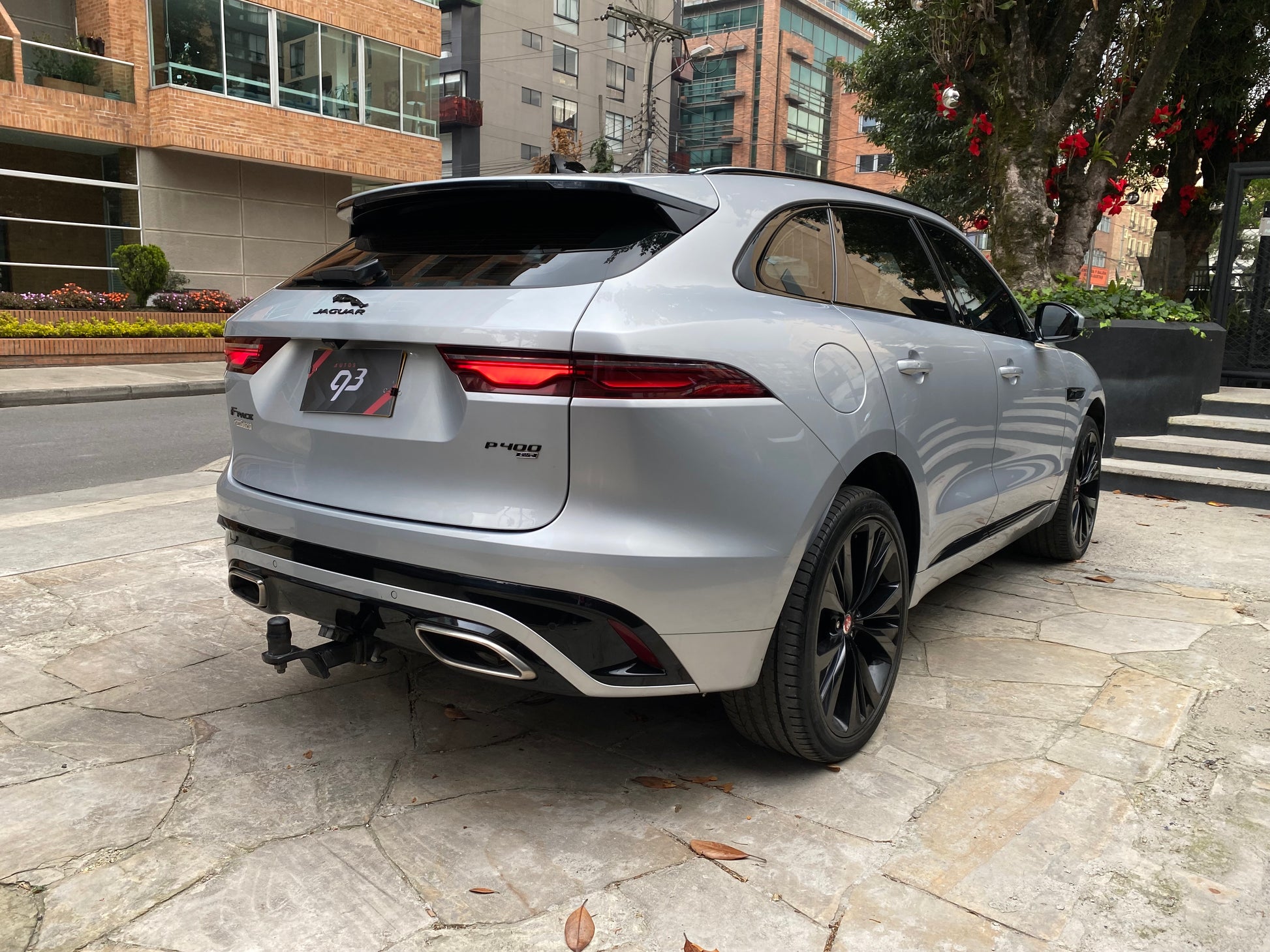 Jaguar F Pace P400 Hibrida Modelo 2022 - Autos 93