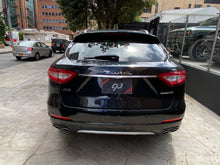Cargar imagen en el visor de la galería, Maserati Levante SQ4 Granlusso Modelo 2019
