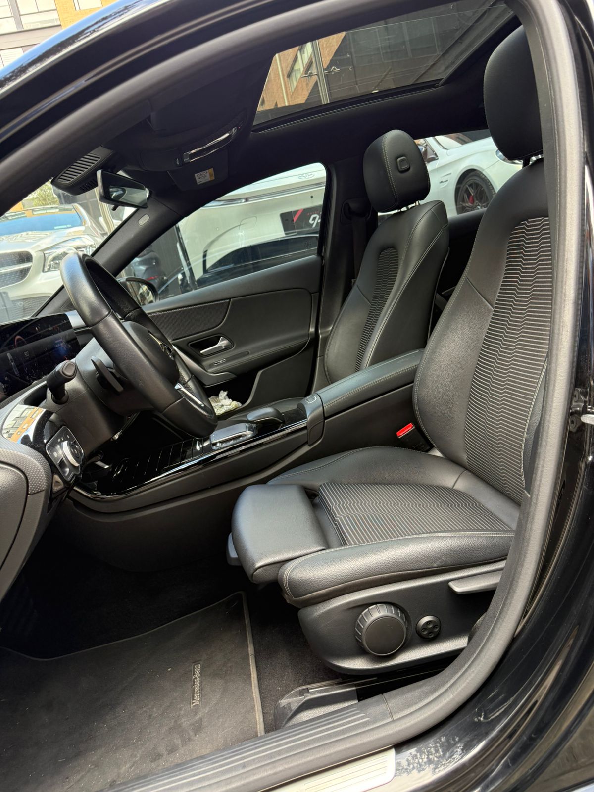 Mercedes-Benz A200 Hatchback Modelo 2020 - Autos 93