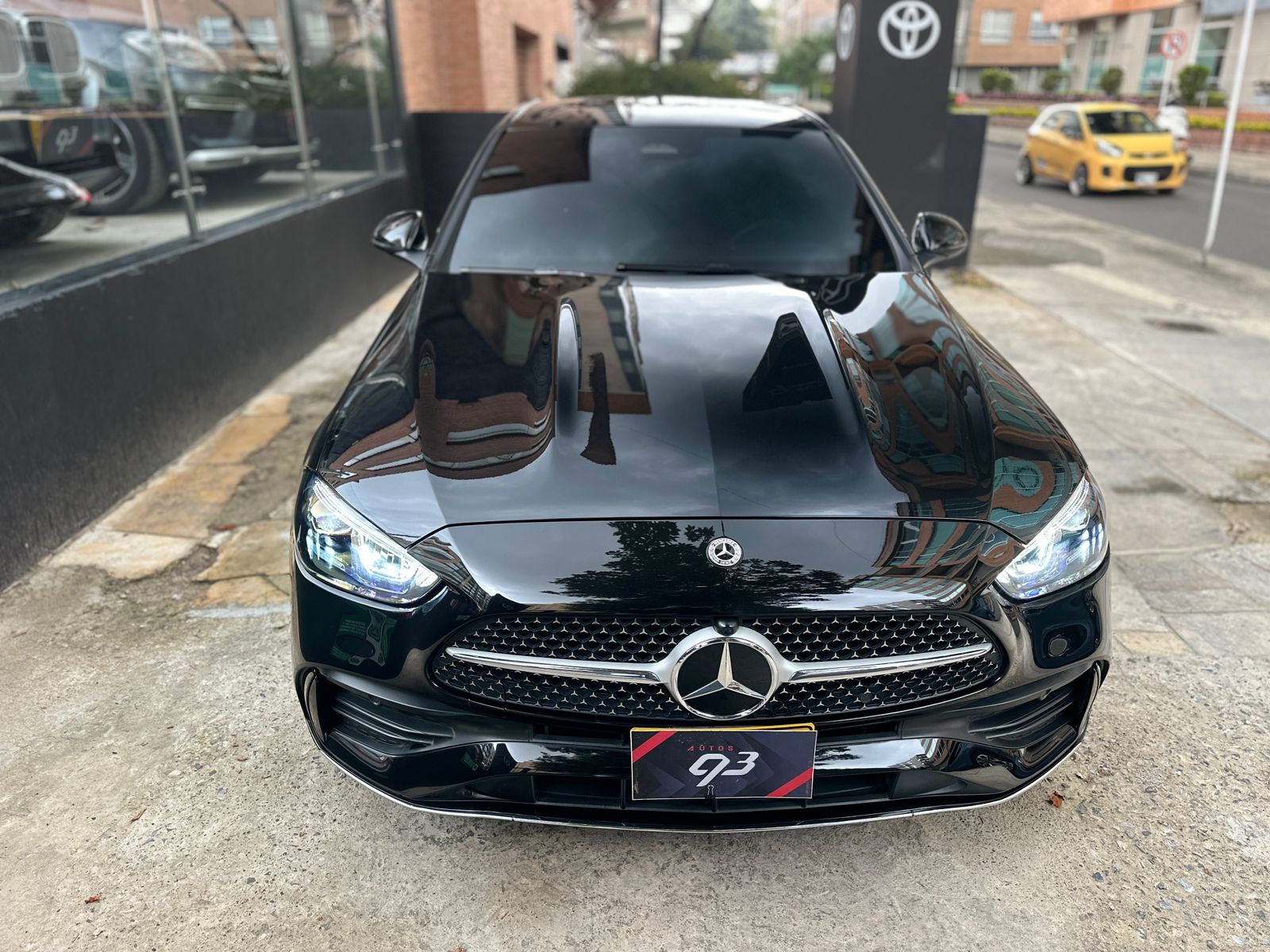 Mercedes-Benz C200 Híbrido Modelo 2023 - Autos 93