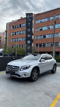 Cargar imagen en el visor de la galería, Mercedes-Benz GLA 200 Modelo 2020
