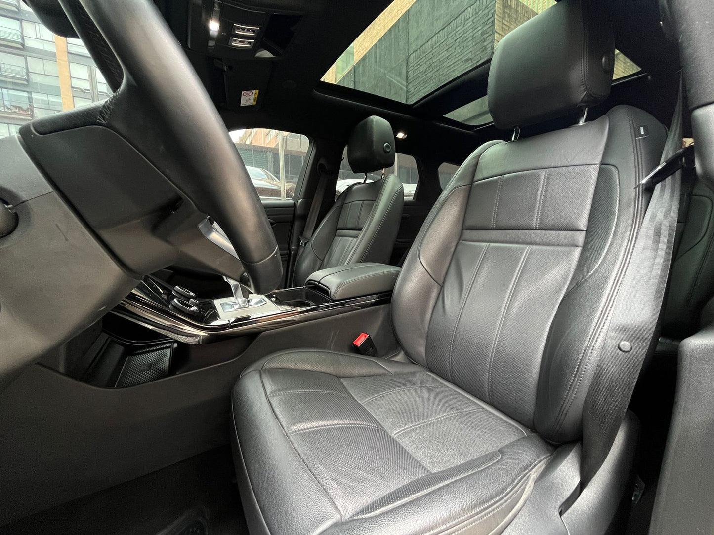 Land Rover Range Rover Evoque R-Dynamic Bronze Modelo 2023