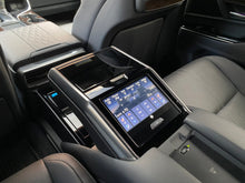 Cargar imagen en el visor de la galería, Lexus LX600 Modelo 2023
