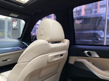 Cargar imagen en el visor de la galería, BMW X5 xDrive45E Blindada Modelo 2022
