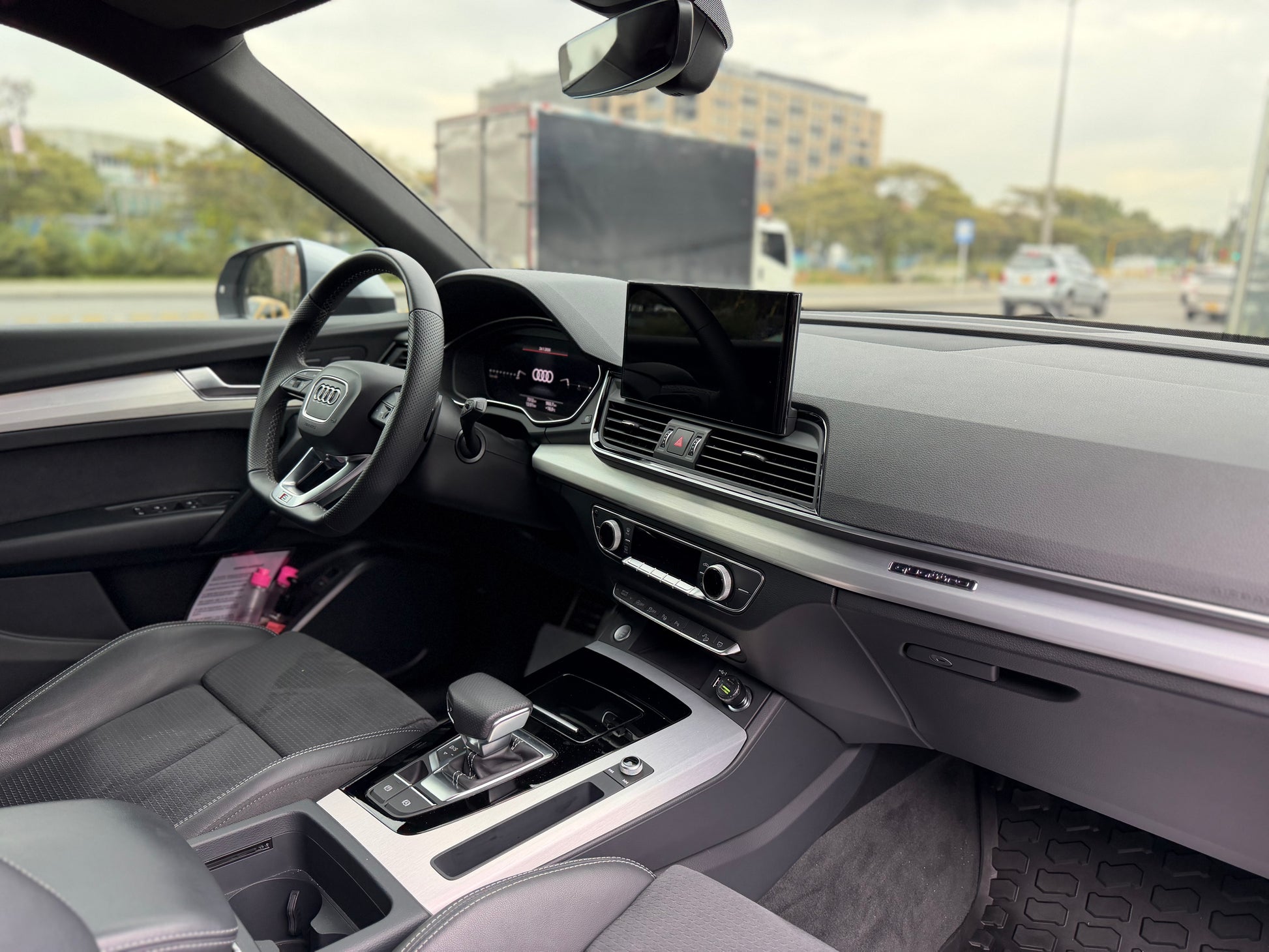 Audi Q5 S-line MHEV Modelo 2025 - Autos 93