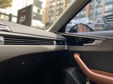 Cargar imagen en el visor de la galería, Audi A4 40 TFSI Hibrido Unique Edition Modelo 2023
