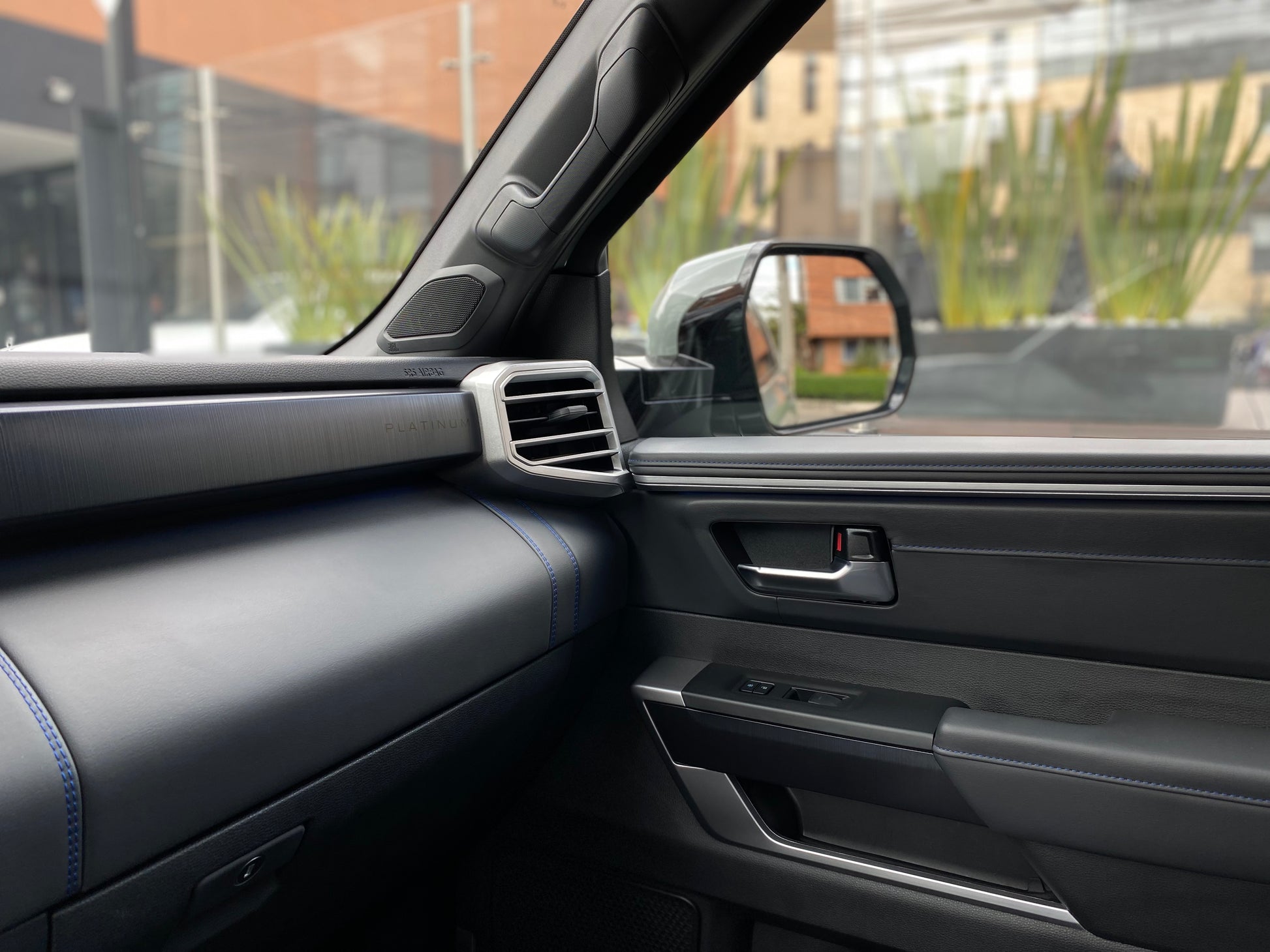 Toyota Sequoia Platinum Hibrida Modelo 2026 (IMPORTACIÓN) - Autos 93