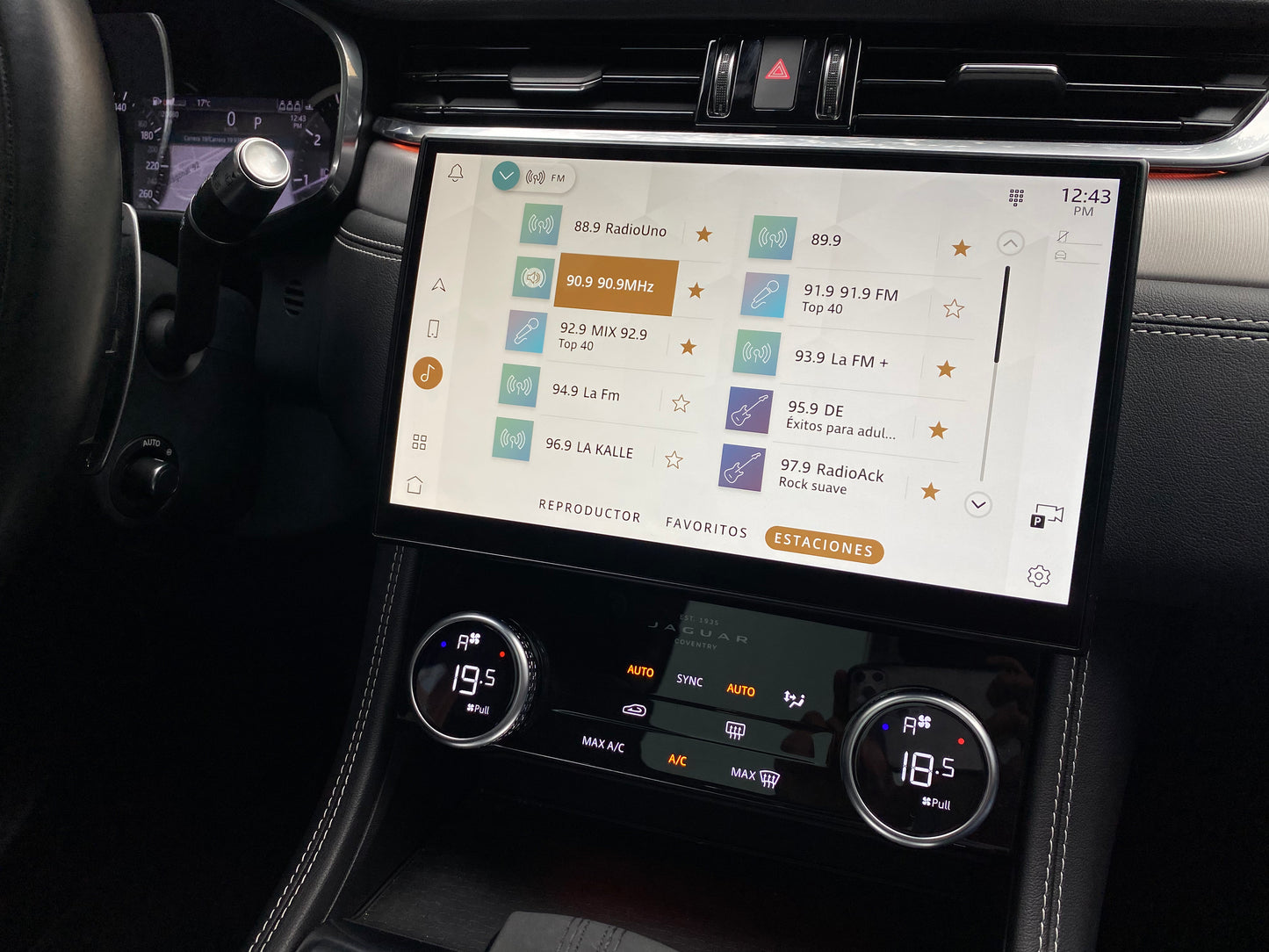 Jaguar F Pace P400 Hibrida Modelo 2022 - Autos 93