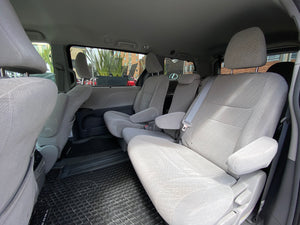 Toyota Sienna LE Modelo 2019