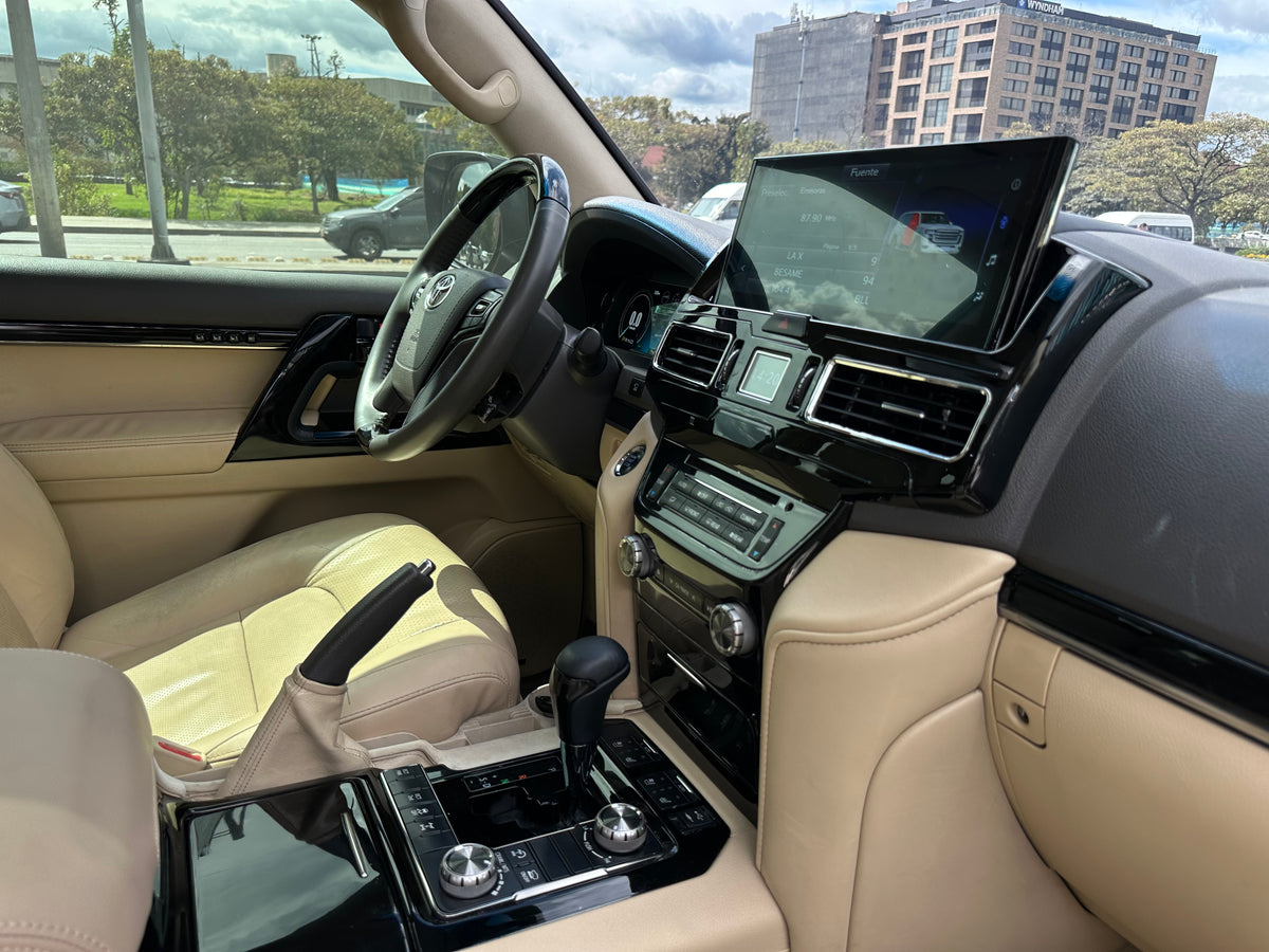 Toyota Land Cruiser 200 VX V8 Executive Lounge modelo 2017 - Autos 93