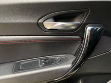 Cargar imagen en el visor de la galería, BMW 220I Coupé Modelo 2018
