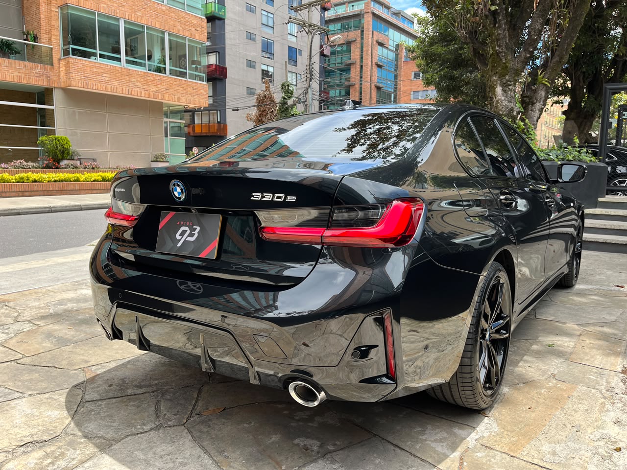 BMW 330e Modelo 2024