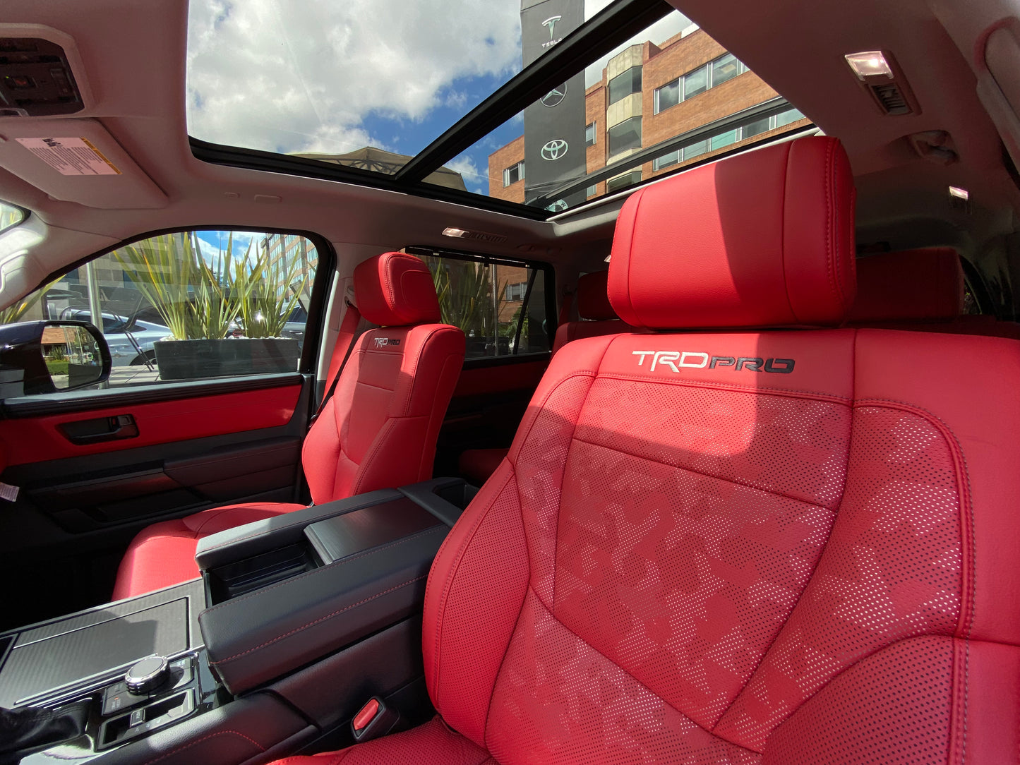 Toyota Sequoia TRD PRO Hibrida Modelo 2026 (IMPORTACIÓN) - Autos 93