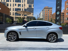 Cargar imagen en el visor de la galería, BMW X6 M Modelo 2018
