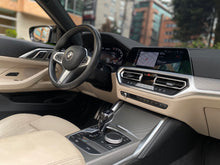 Cargar imagen en el visor de la galería, BMW M440I xDrive Cabriolet Modelo 2022
