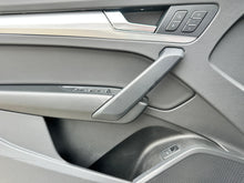 Cargar imagen en el visor de la galería, Audi Q5 Sportback Híbrida Modelo 2022
