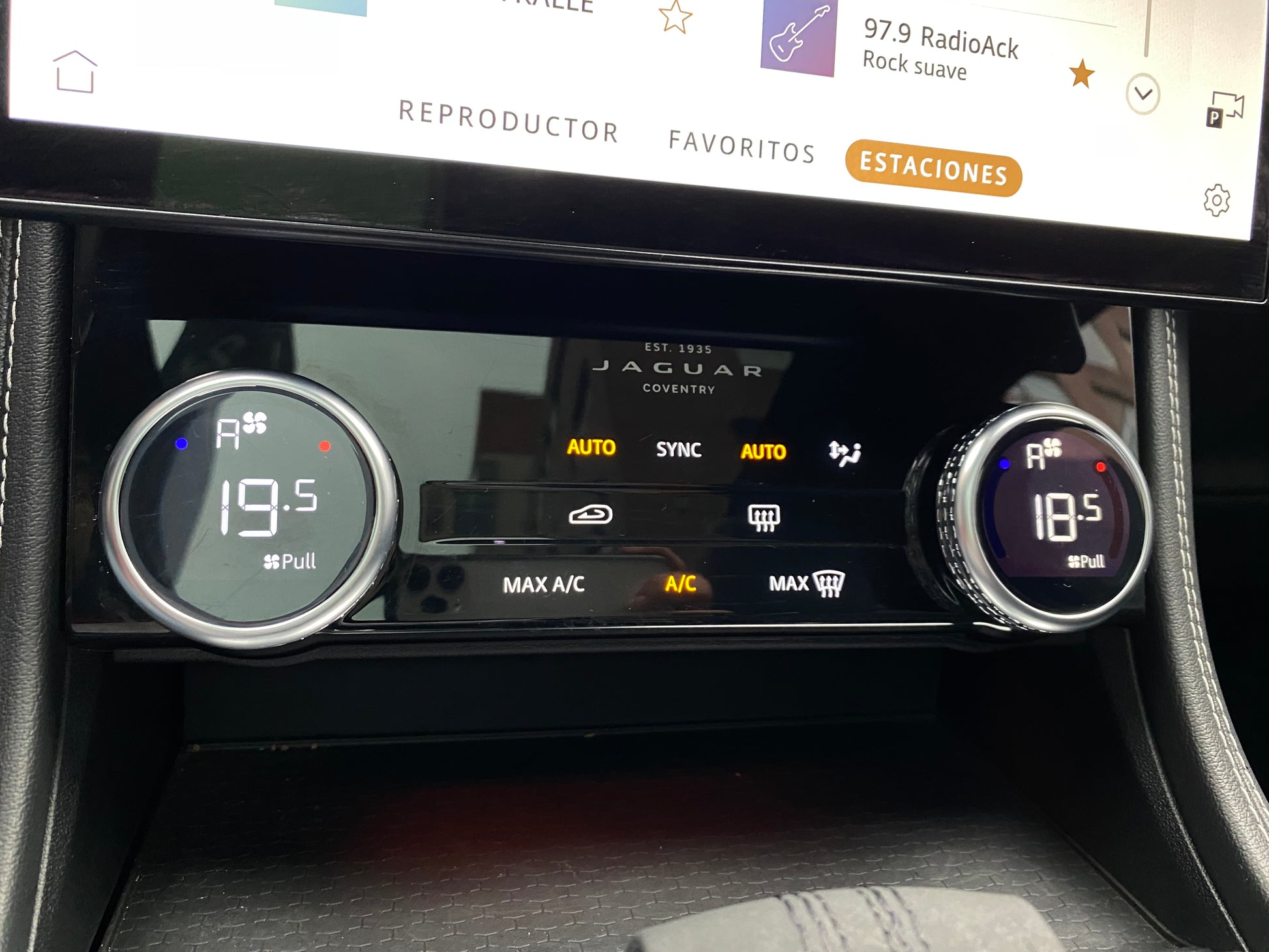 Jaguar F Pace P400 Hibrida Modelo 2022 - Autos 93