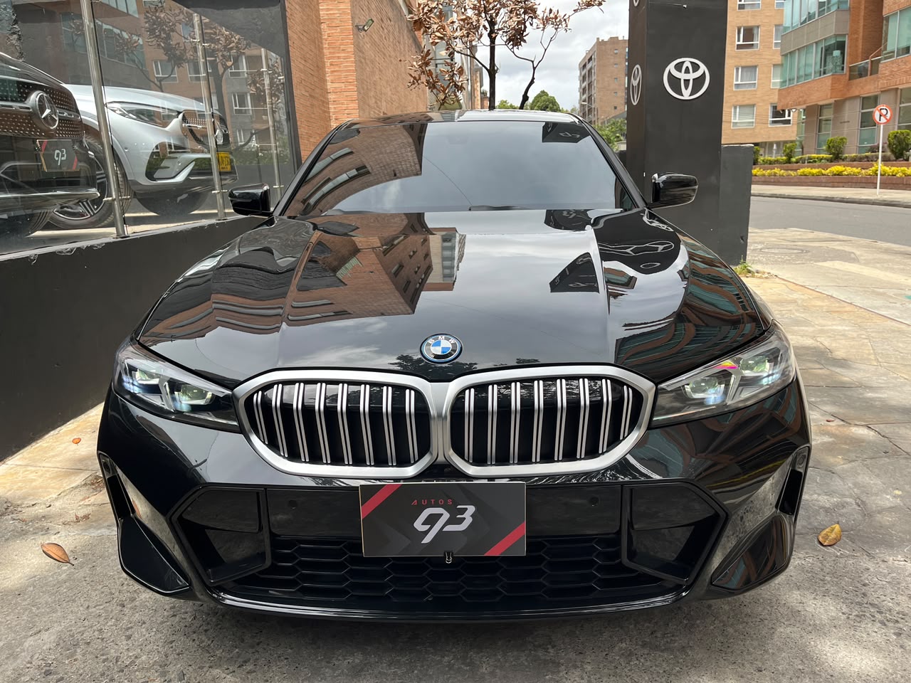BMW 330e Modelo 2024