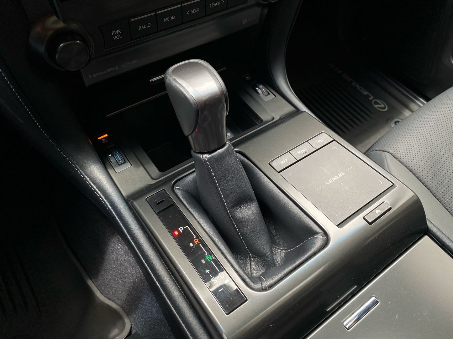 Lexus GX 460 Modelo 2022 - Autos 93