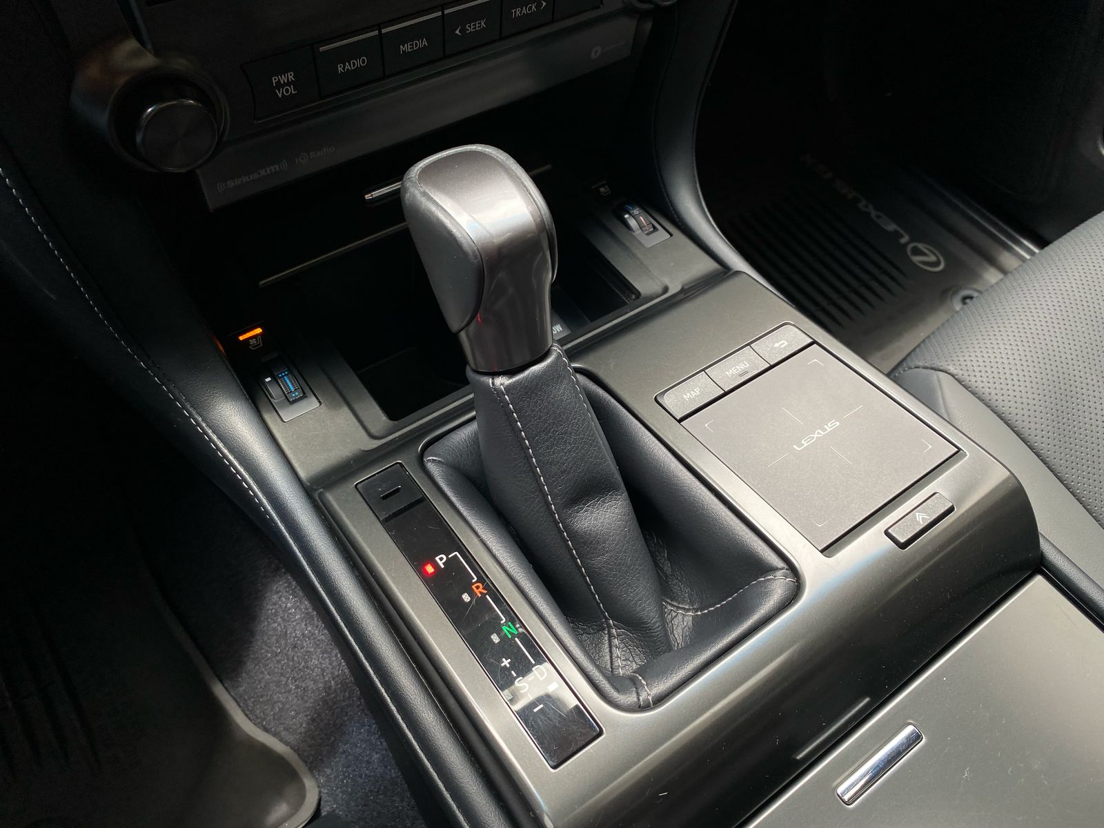 Lexus GX 460 Modelo 2022 - Autos 93