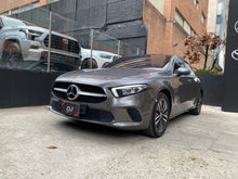 Cargar imagen en el visor de la galería, Mercedes-Benz A200 Hatchback Modelo 2022
