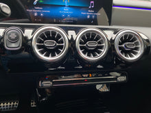 Cargar imagen en el visor de la galería, Mercedes-Benz CLA 200 Modelo 2023
