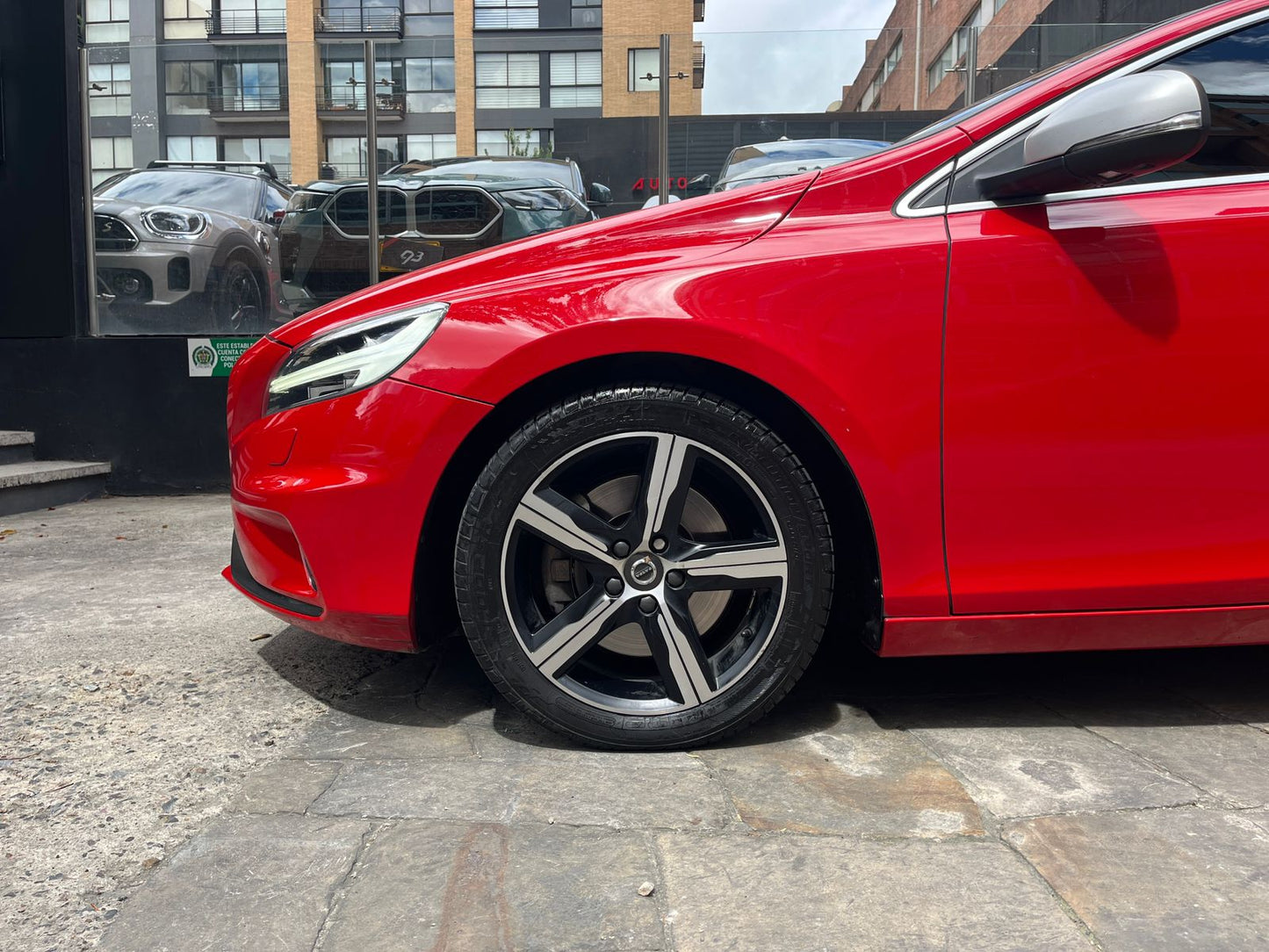 Volvo V40 T4 R-Design Modelo 2019