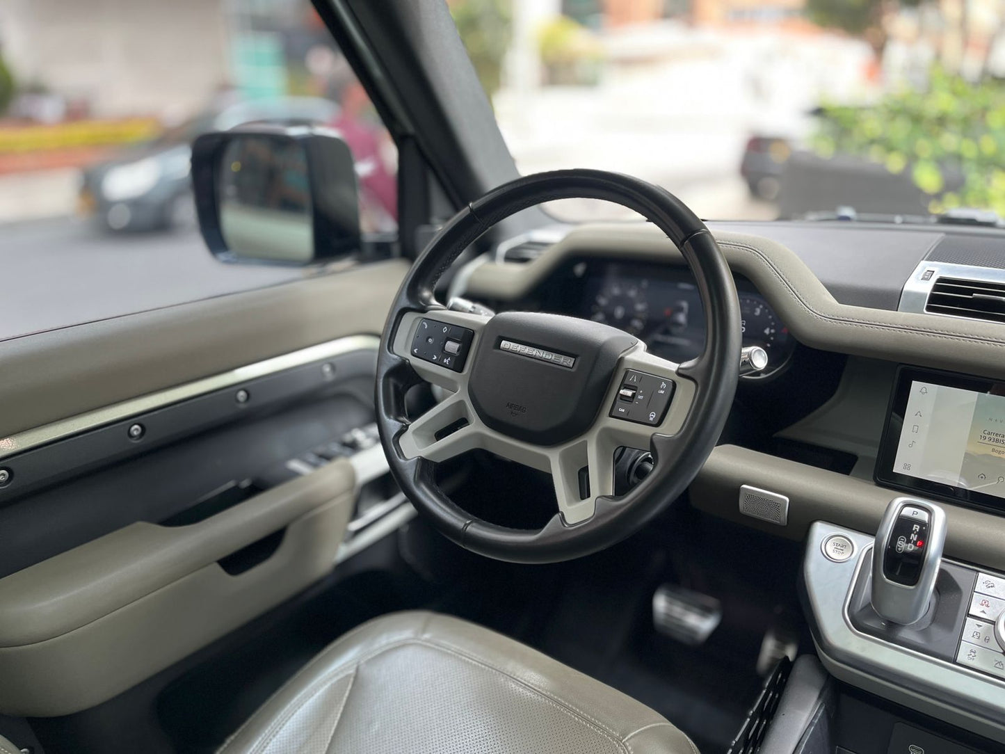 Land Rover Defender First Edition Modelo 2021