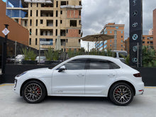 Cargar imagen en el visor de la galería, Porsche Macan GTS Modelo 2018
