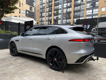 Cargar imagen en el visor de la galería, Jaguar F Pace P400 Hibrida Modelo 2022
