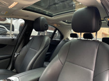 Cargar imagen en el visor de la galería, Mercedes-Benz C180 Modelo 2019
