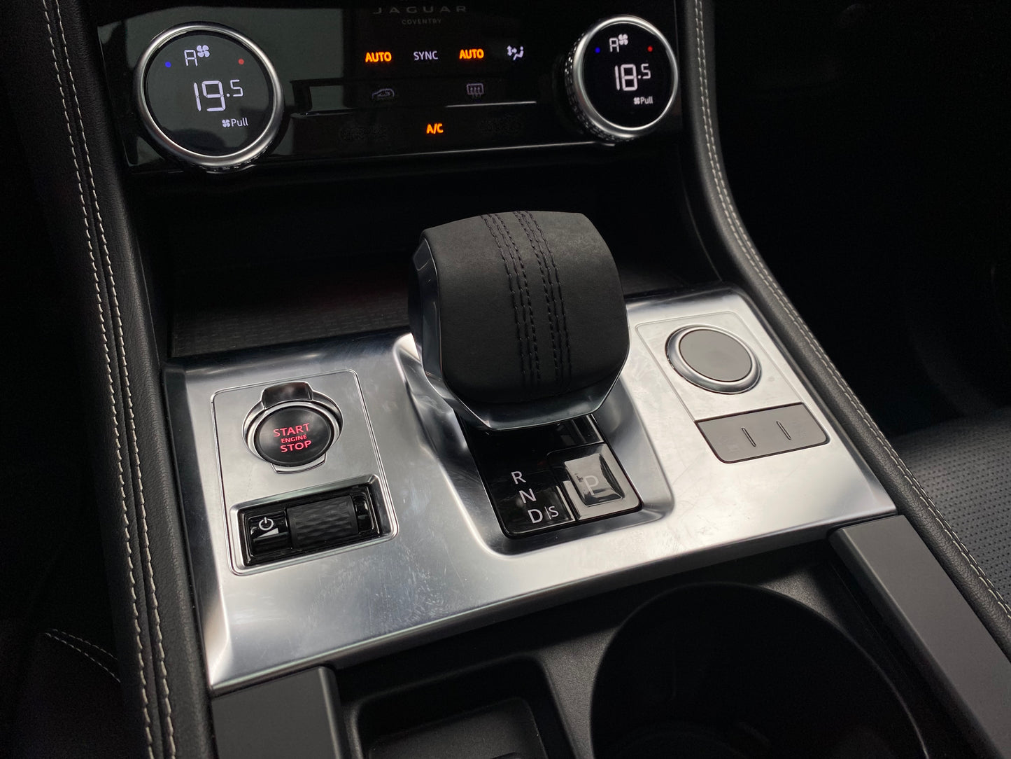Jaguar F Pace P400 Hibrida Modelo 2022 - Autos 93