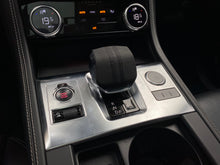Cargar imagen en el visor de la galería, Jaguar F Pace P400 Hibrida Modelo 2022
