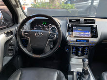 Cargar imagen en el visor de la galería, Toyota Land Cruiser Prado VXL Blindada Modelo 2018
