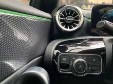 Cargar imagen en el visor de la galería, Mercedes-Benz A200 Hatchback Modelo 2022
