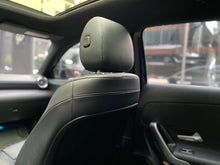 Cargar imagen en el visor de la galería, Mercedes-Benz A200 Hatchback Modelo 2022
