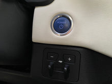 Cargar imagen en el visor de la galería, Toyota Sequoia Capstone Hibrida Blindada Modelo 2024
