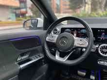 Cargar imagen en el visor de la galería, Mercedes-Benz GLA 200 Modelo 2022
