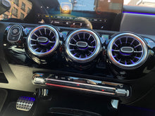 Cargar imagen en el visor de la galería, Mercedes-Benz CLA 180 Modelo 2022
