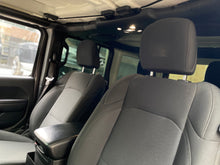 Cargar imagen en el visor de la galería, Jeep Wrangler Unlimited Modelo 2021
