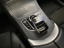 Cargar imagen en el visor de la galería, Mercedes-Benz GLC 250 4MATIC Coupé Modelo 2019

